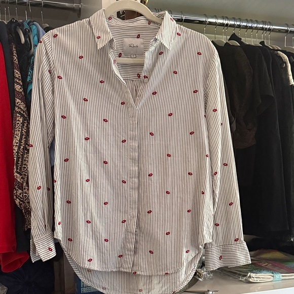 Rails Women’s White Striped Shirt with Red Lips - Picture 1 of 3
